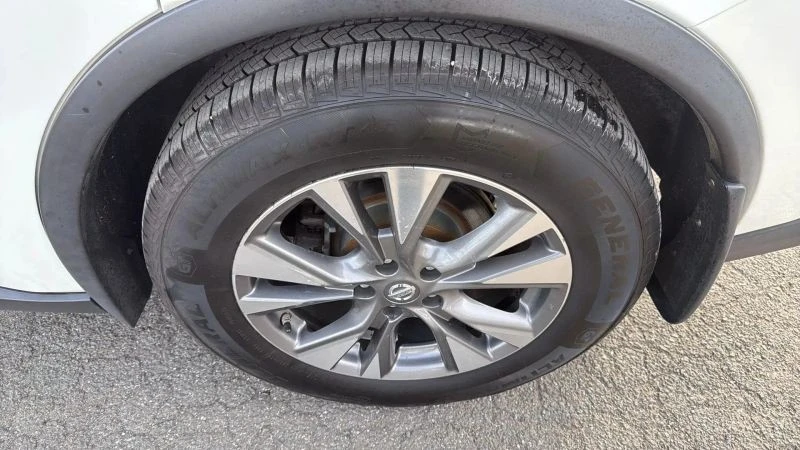 2018 Nissan Murano 3rd Gen - Image 9 of 12
