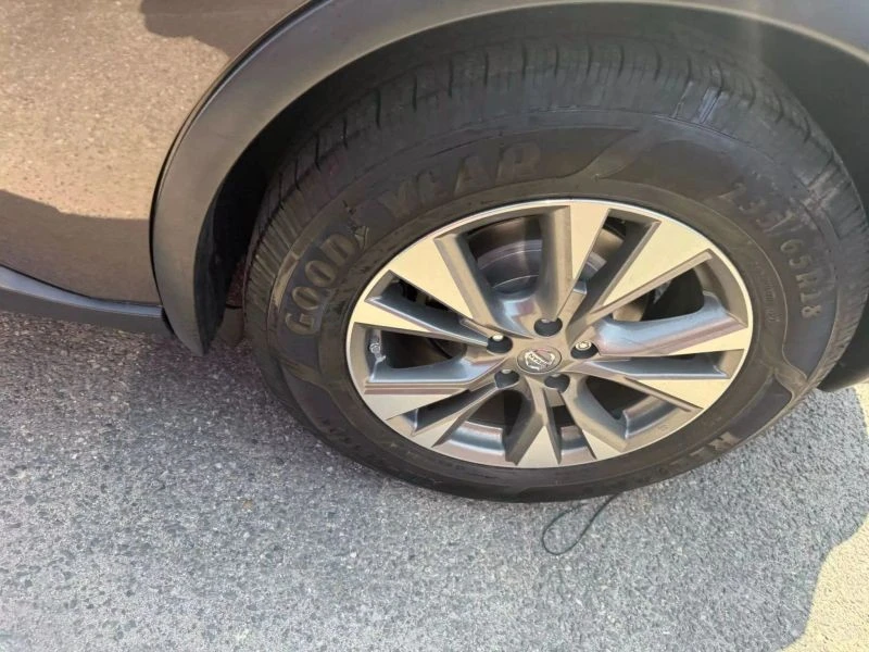 2018 Nissan Murano 3rd Gen - Image 9 of 12