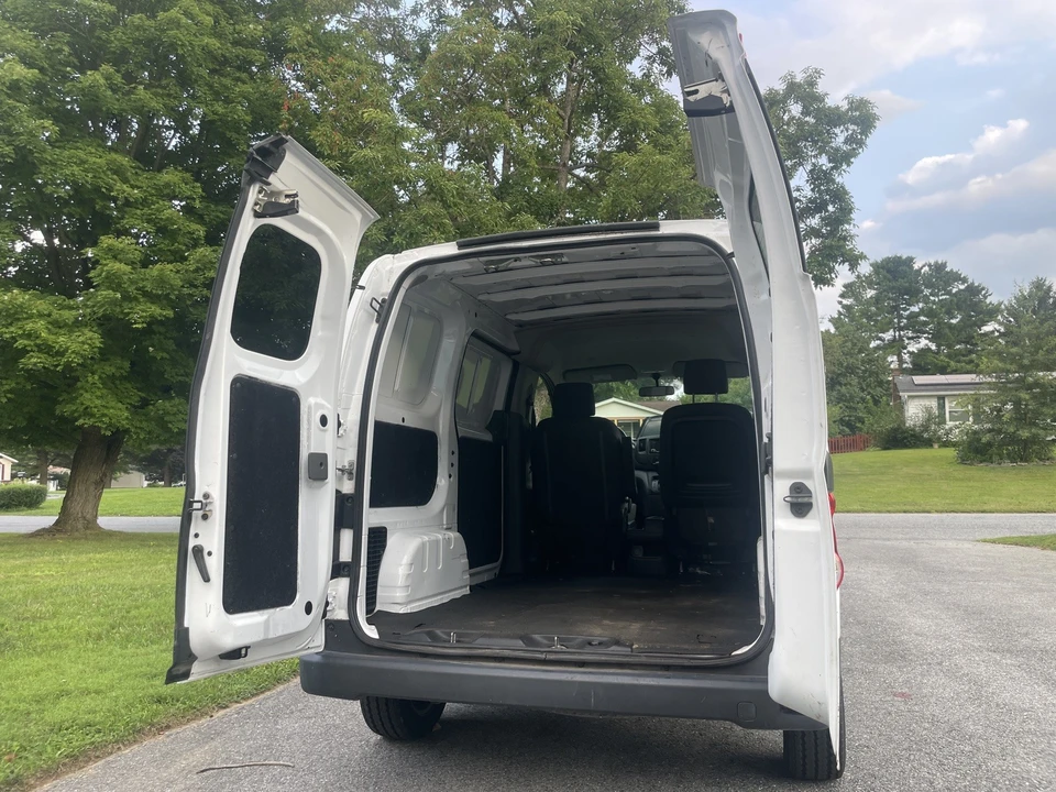 2018 Nissan NV - Image 8 of 9
