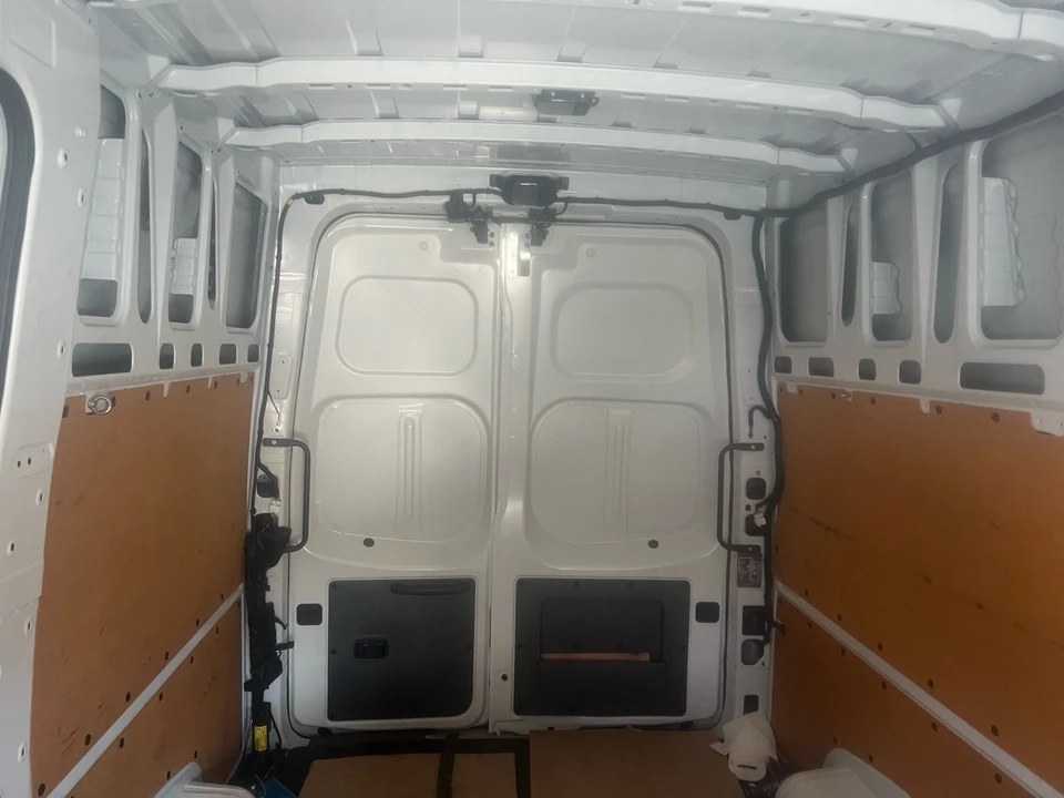2018 Nissan NV3500 - Image 9 of 18