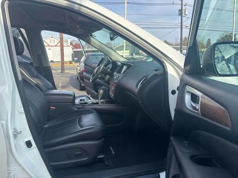 2018 Nissan Pathfinder 4th Gen - Image 9 of 12