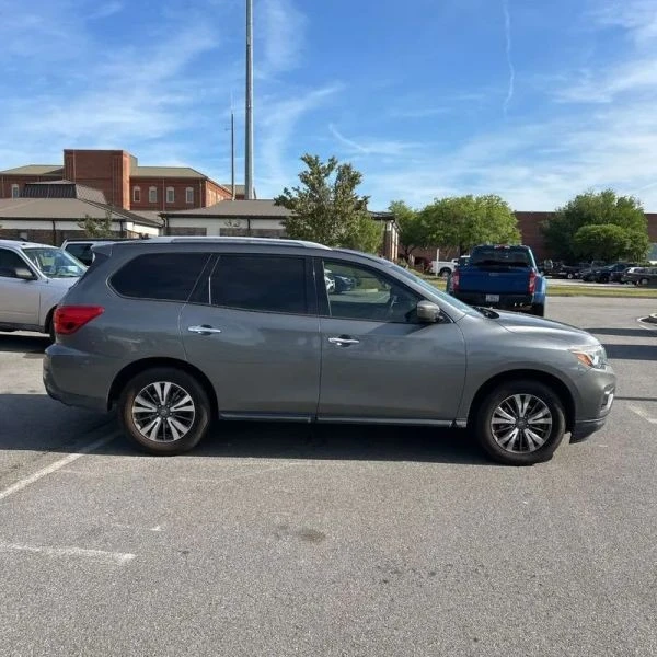 2018 Nissan Pathfinder 4th Gen - Image 10 of 12