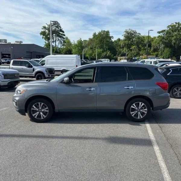 2018 Nissan Pathfinder 4th Gen - Image 3 of 12