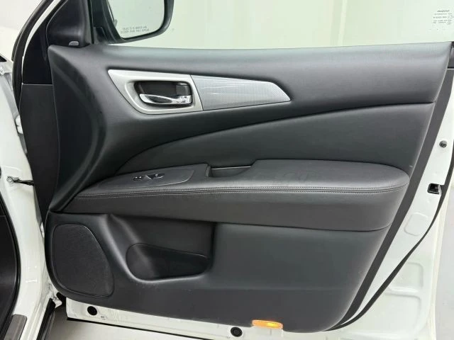 2018 Nissan Pathfinder 4th Gen - Image 17 of 21