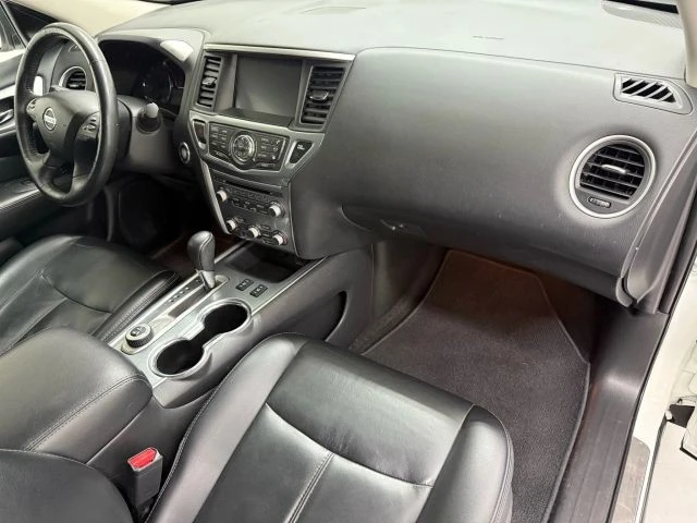 2018 Nissan Pathfinder 4th Gen - Image 15 of 21