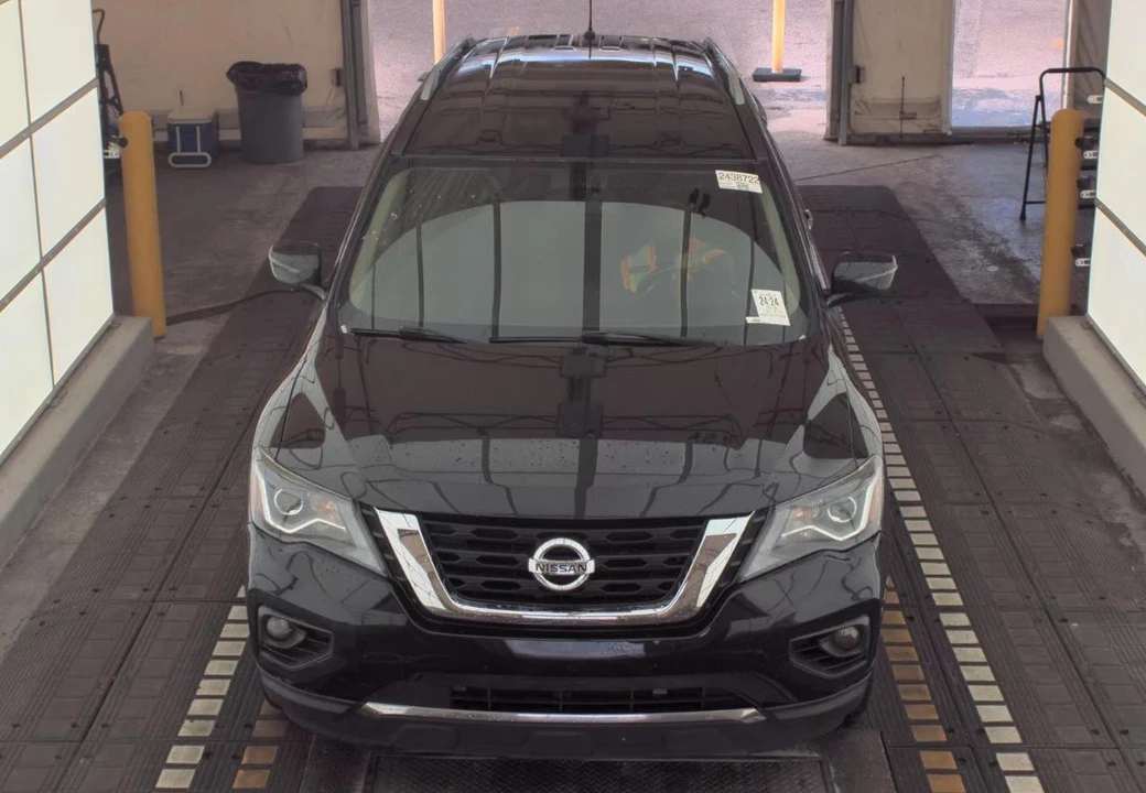 2018 Nissan Pathfinder 4th Gen - Image 2 of 15