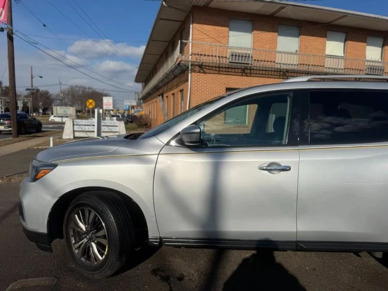 2018 Nissan Pathfinder 4th Gen - Image 7 of 12