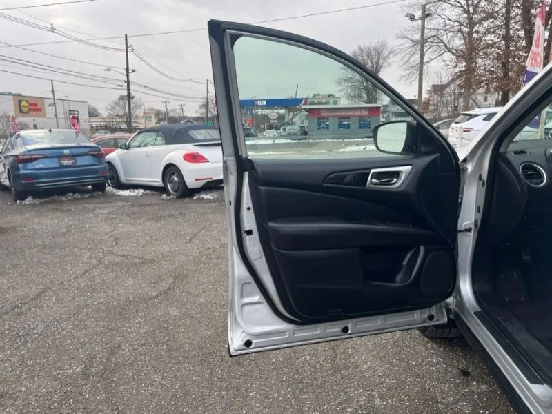 2018 Nissan Pathfinder 4th Gen - Image 7 of 12