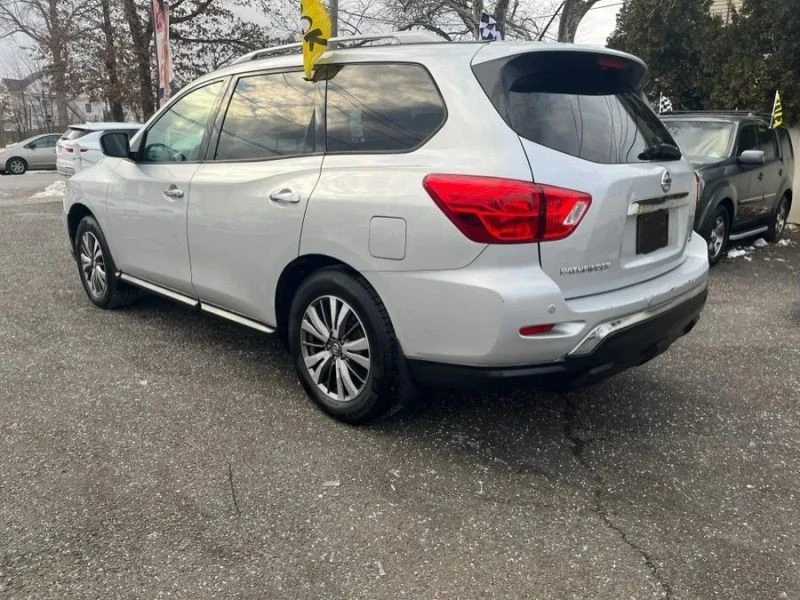 2018 Nissan Pathfinder 4th Gen - Image 5 of 12