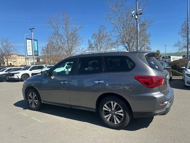 2018 Nissan Pathfinder 4th Gen - Image 4 of 5