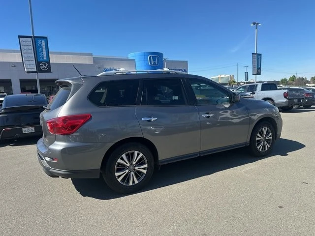 2018 Nissan Pathfinder 4th Gen - Image 3 of 5