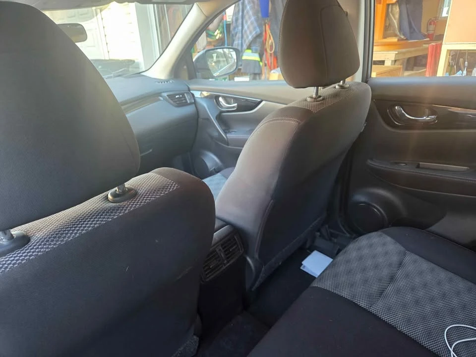 2018 Nissan - Image 9 of 10