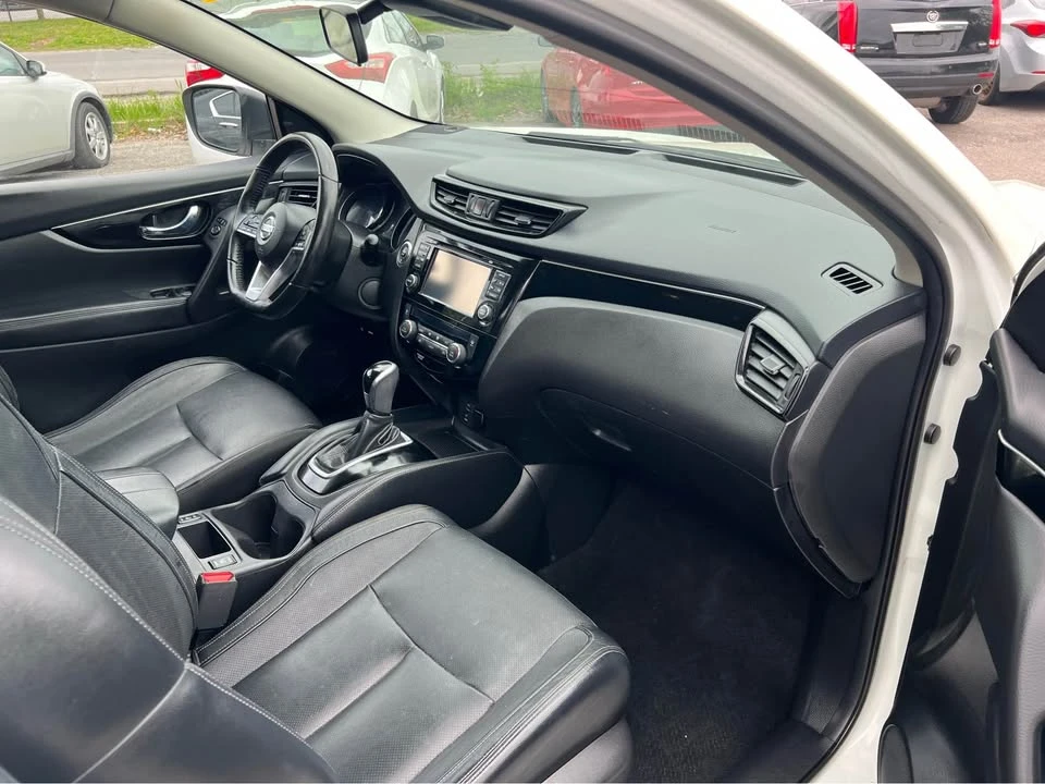 2018 Nissan - Image 16 of 18
