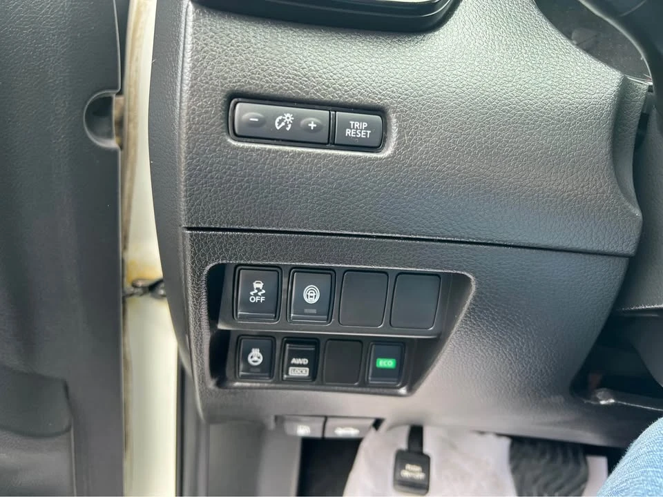 2018 Nissan - Image 17 of 18
