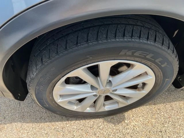 2018 Nissan Rogue - Image 17 of 20