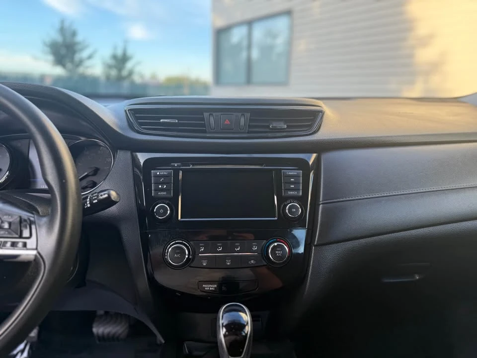 2018 Nissan Rogue - Image 13 of 16