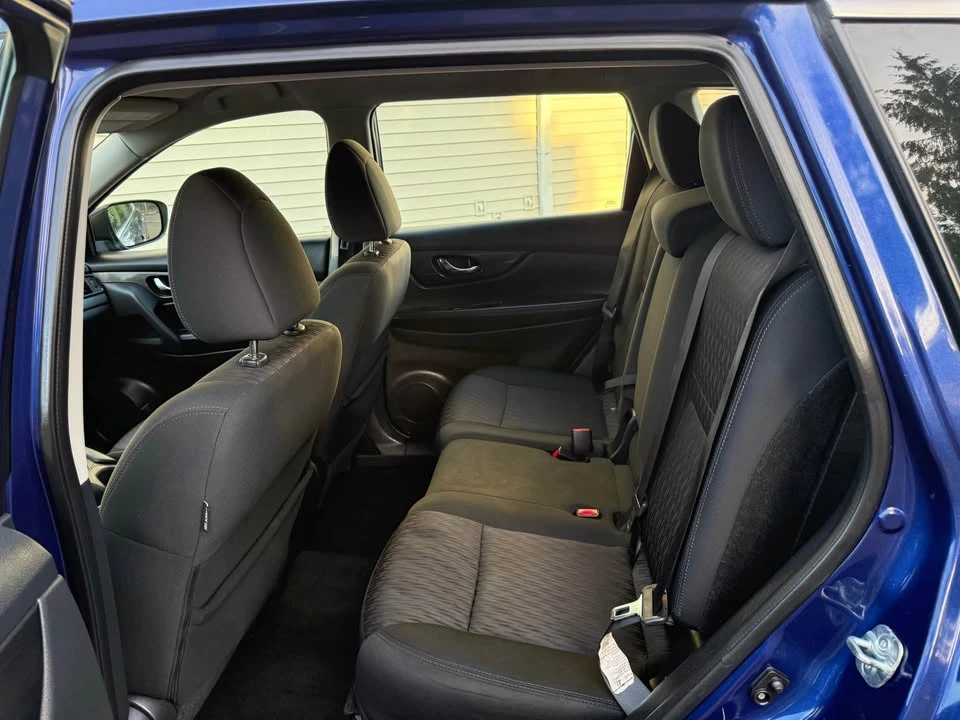 2018 Nissan Rogue - Image 9 of 16
