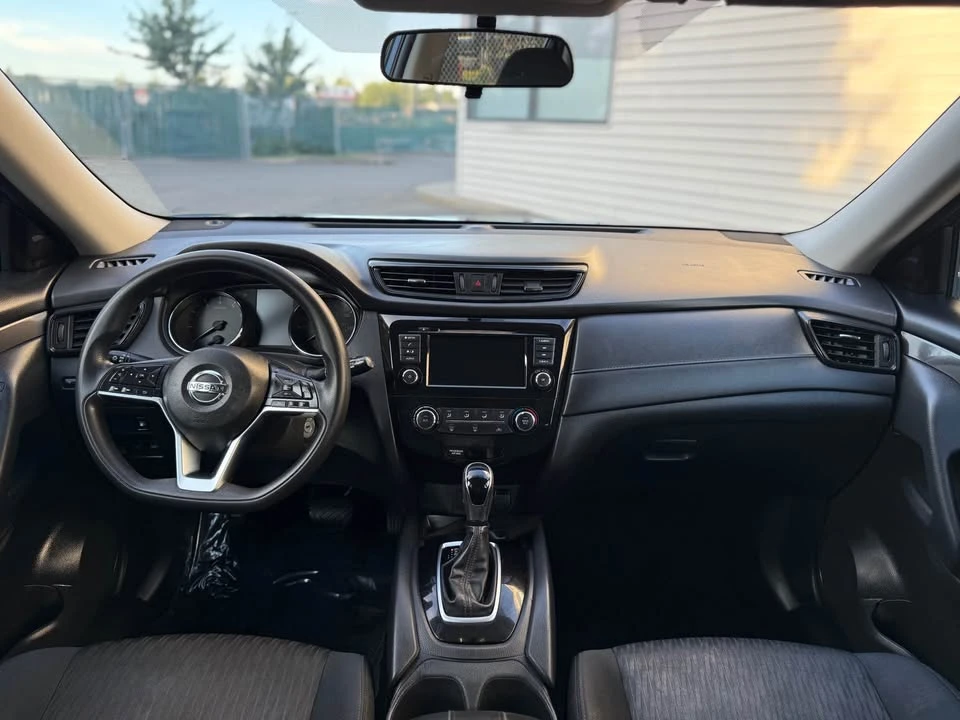 2018 Nissan Rogue - Image 10 of 16