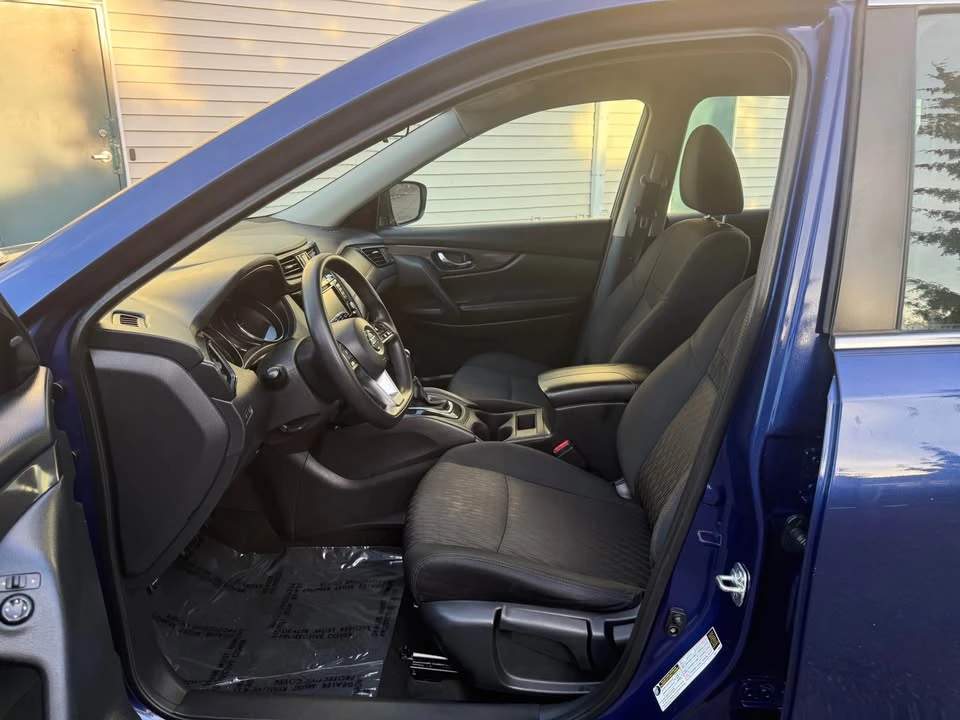 2018 Nissan Rogue - Image 11 of 16