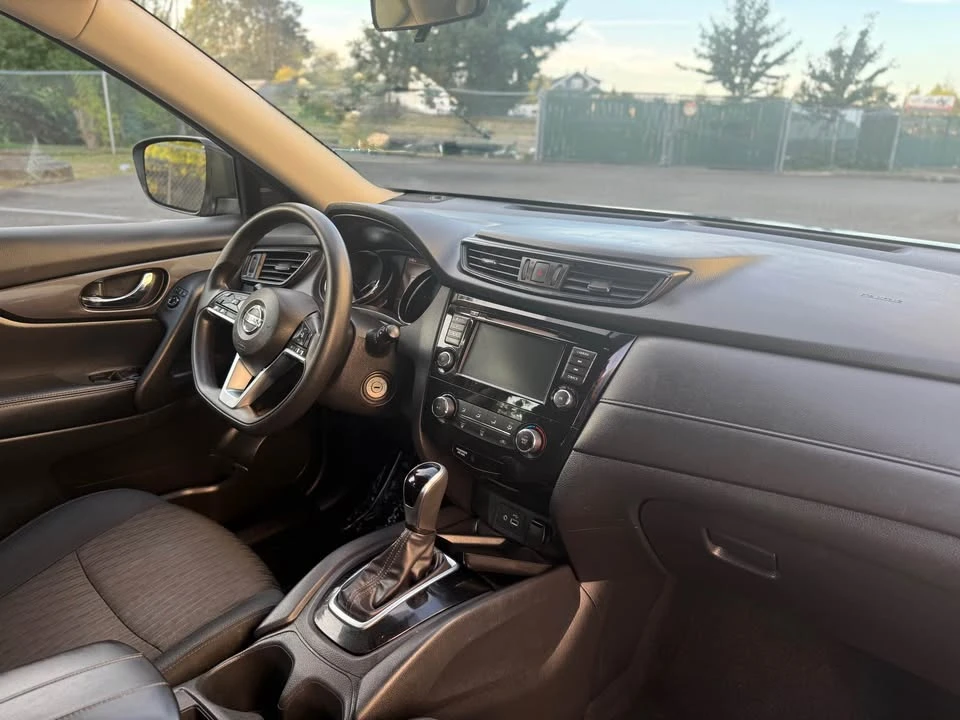 2018 Nissan Rogue - Image 14 of 16