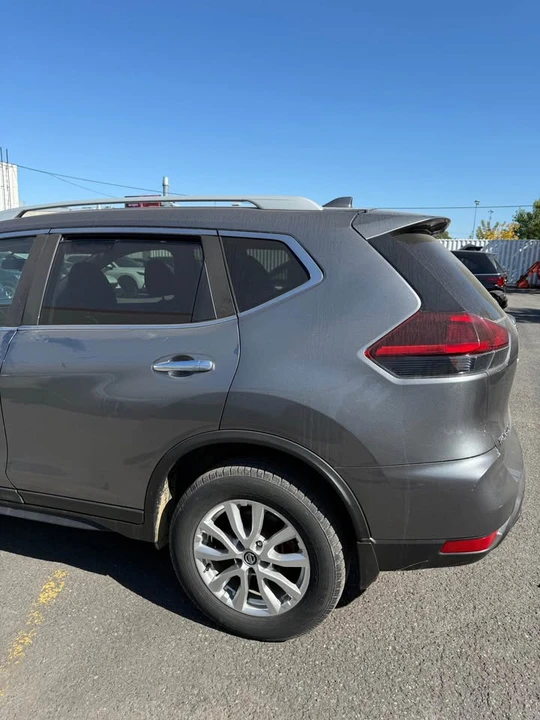 2018 Nissan Rogue - Image 10 of 14
