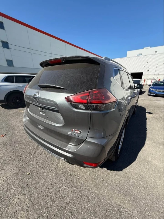 2018 Nissan Rogue - Image 8 of 14