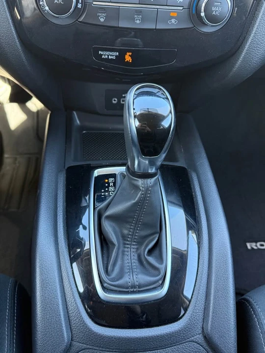 2018 Nissan Rogue - Image 14 of 14