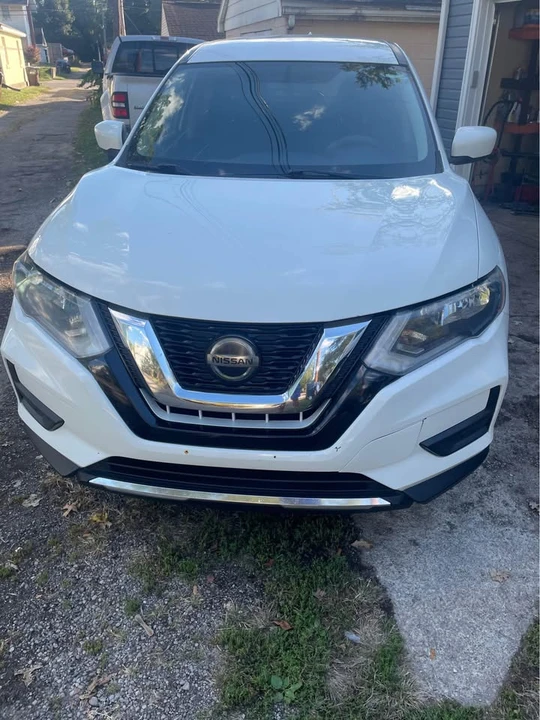 2018 Nissan Rogue - Image 2 of 5