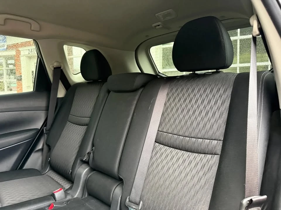 2018 Nissan Rogue - Image 10 of 16