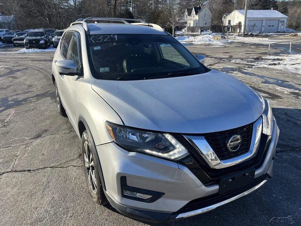 2018 Nissan Rogue - Image 9 of 12
