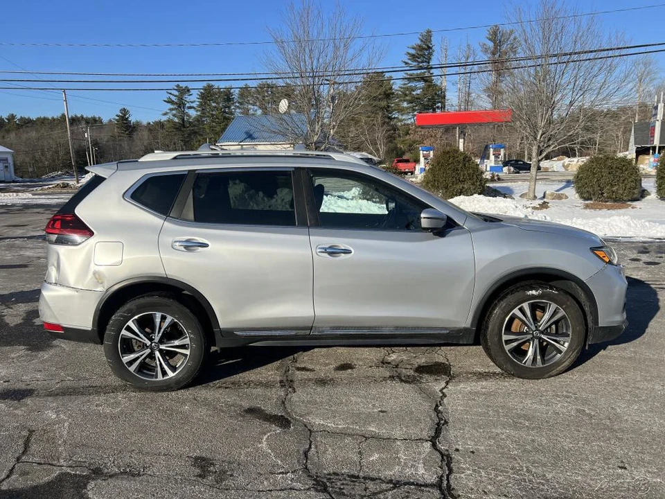 2018 Nissan Rogue - Image 2 of 12