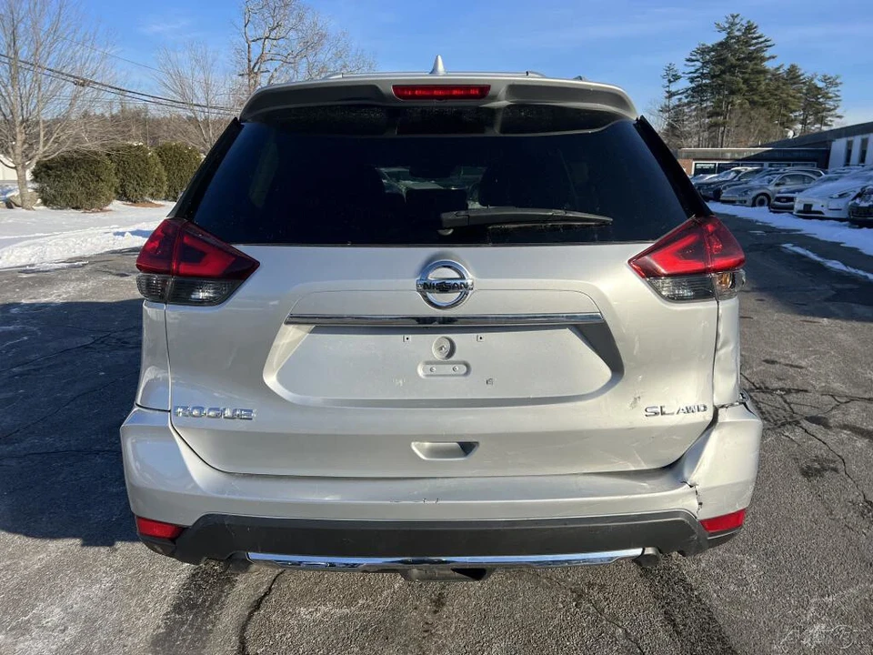 2018 Nissan Rogue - Image 4 of 12
