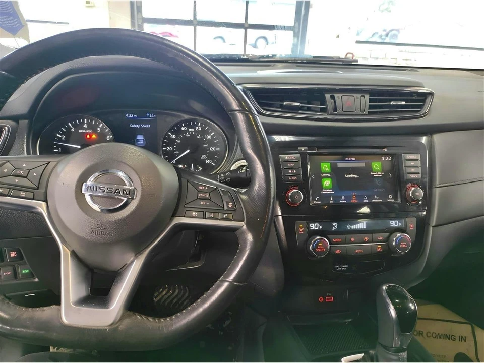 2018 Nissan Rogue - Image 10 of 15