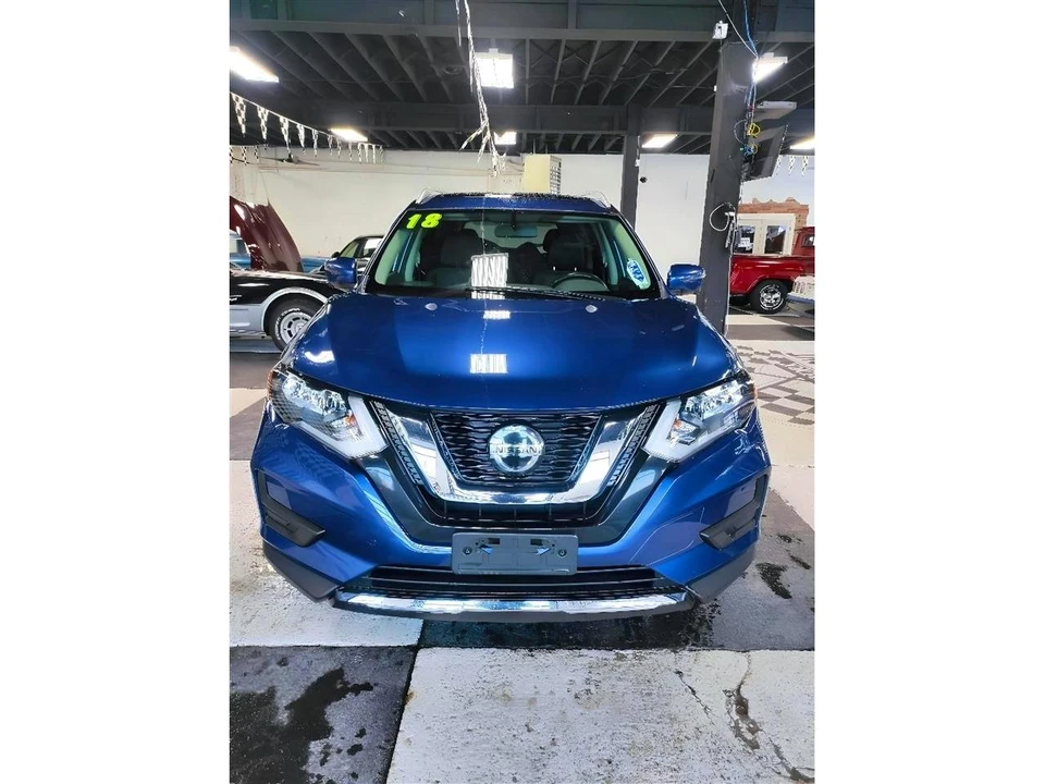 2018 Nissan Rogue - Image 8 of 15