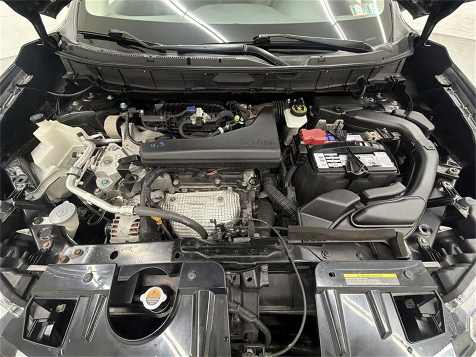 2018 Nissan Rogue - Image 9 of 16