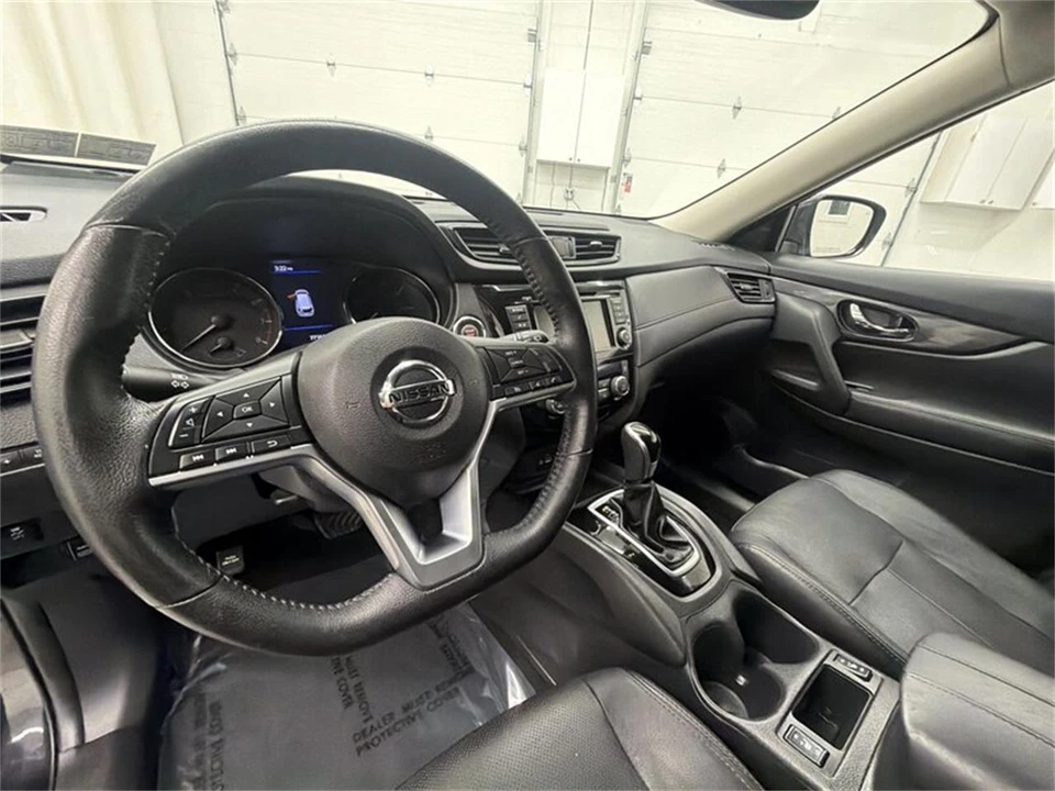 2018 Nissan Rogue - Image 11 of 16