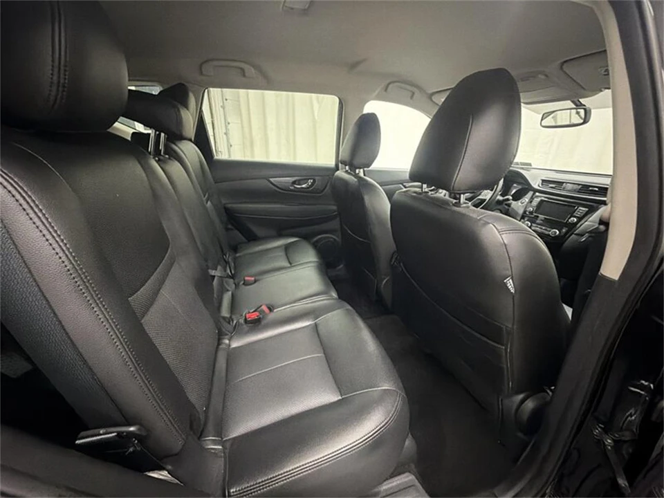 2018 Nissan Rogue - Image 14 of 16