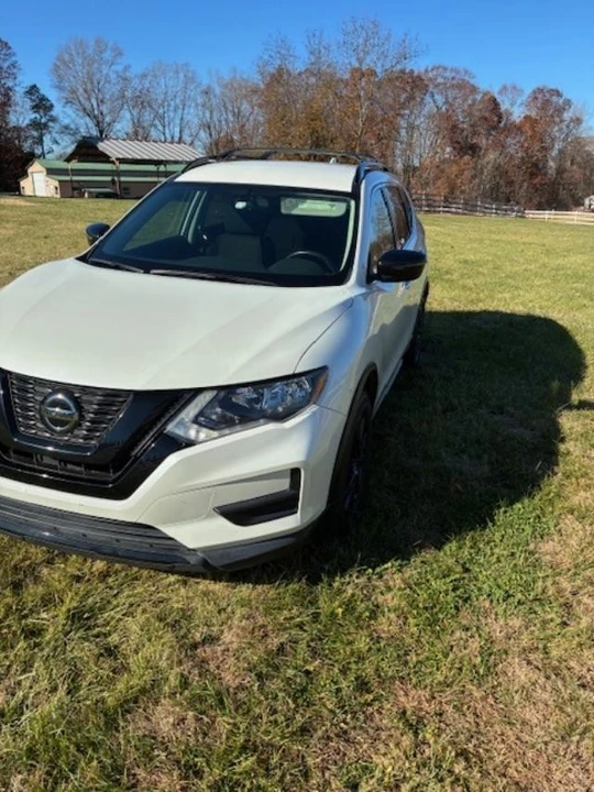 2018 Nissan Rogue - Image 9 of 19