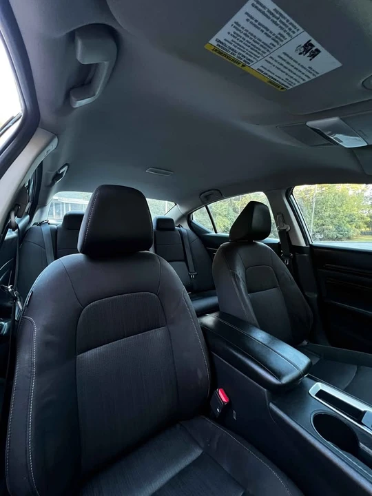 2018 Nissan Rogue - Image 15 of 20