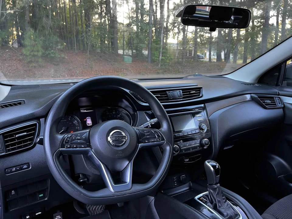 2018 Nissan Rogue - Image 11 of 20