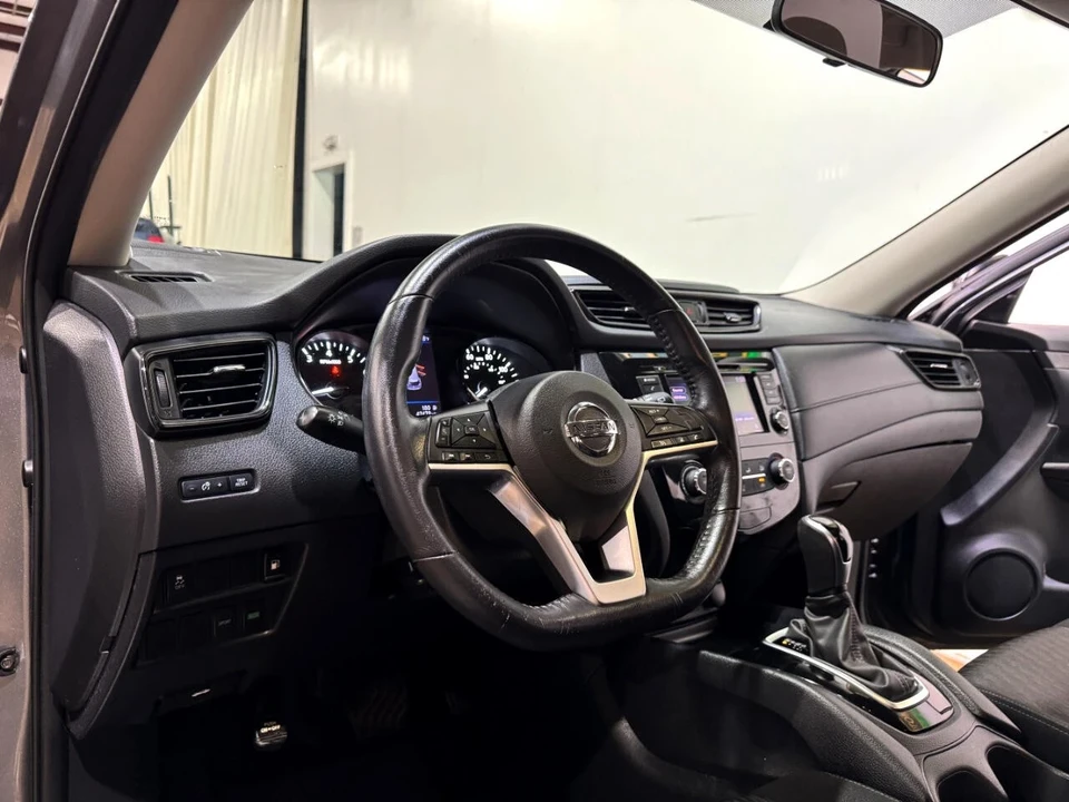 2018 Nissan Rogue - Image 9 of 12