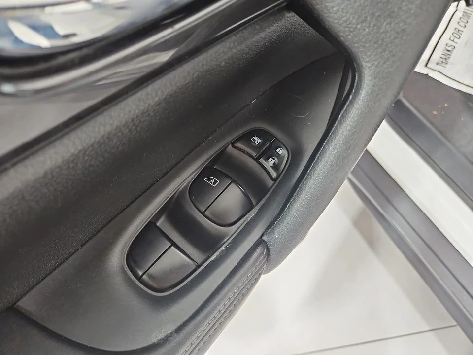 2018 Nissan Rogue - Image 12 of 12