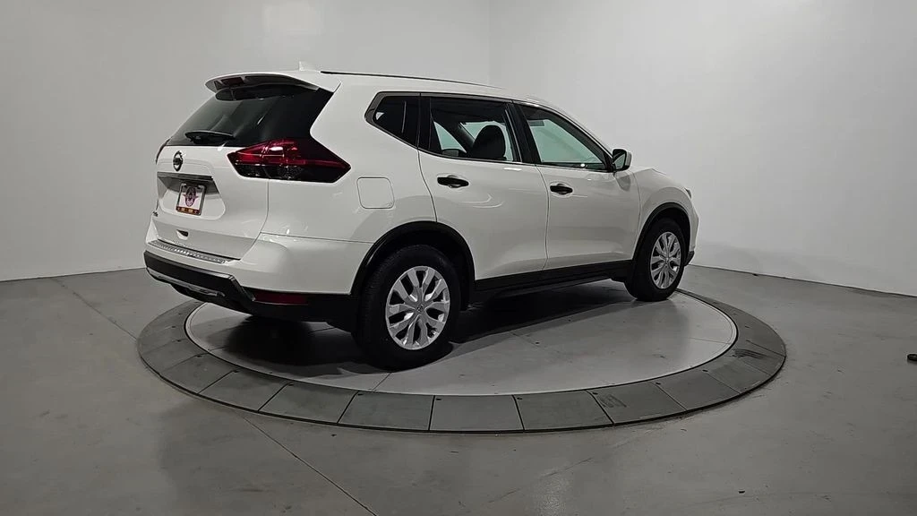 2018 Nissan Rogue - Image 5 of 12