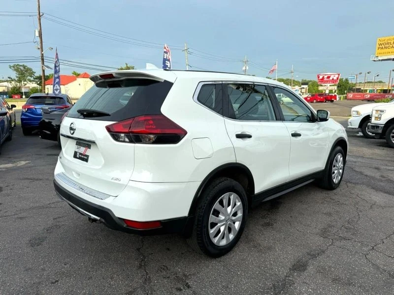2018 Nissan Rogue - Image 8 of 12