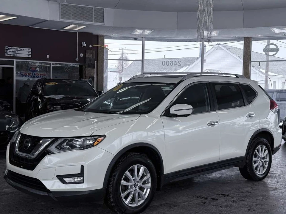 2018 Nissan Rogue - Image 2 of 12