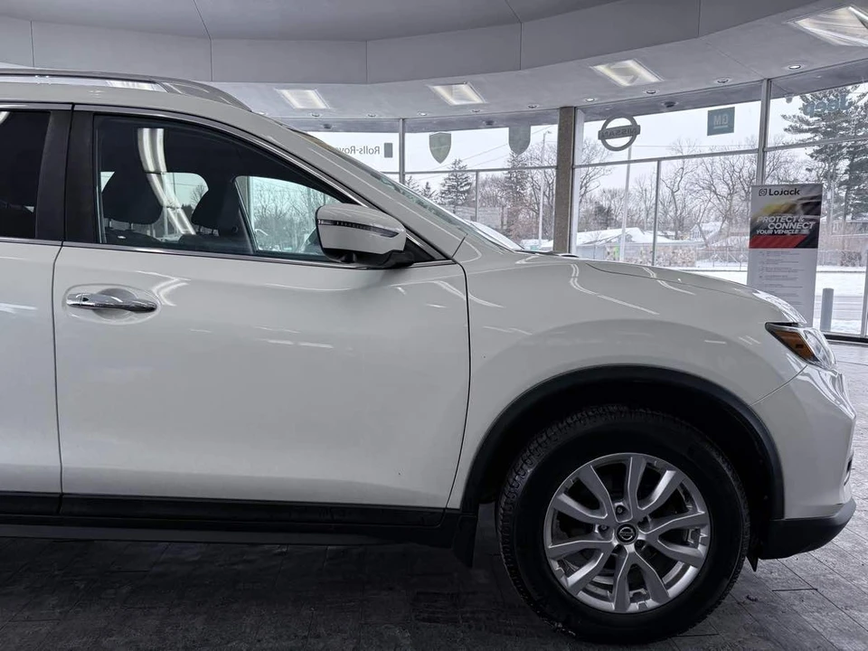 2018 Nissan Rogue - Image 4 of 12