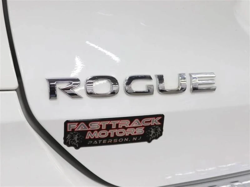 2018 Nissan Rogue - Image 7 of 12