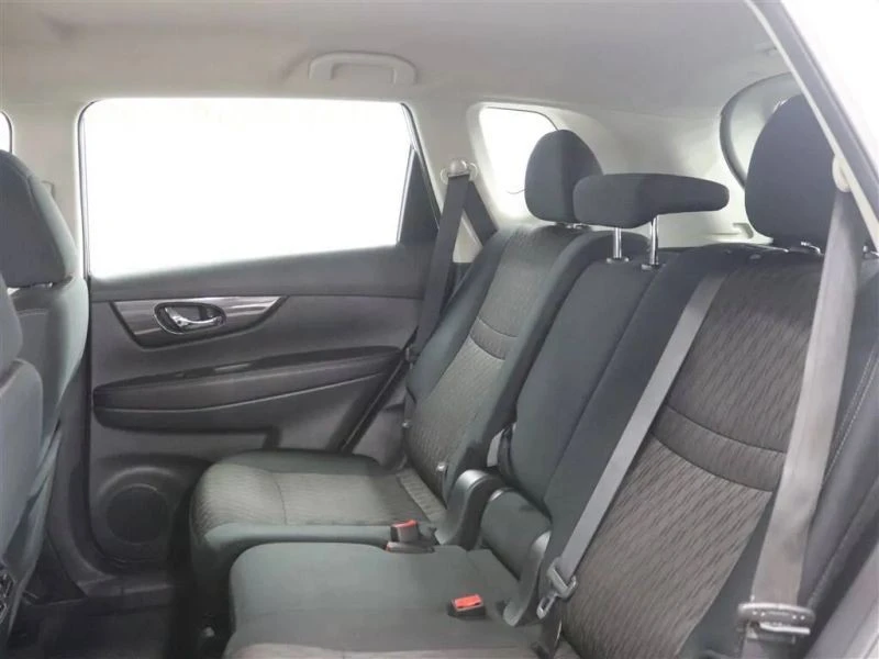 2018 Nissan Rogue - Image 11 of 12