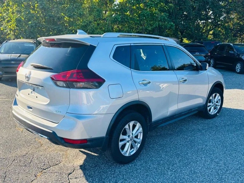 2018 Nissan Rogue - Image 6 of 12