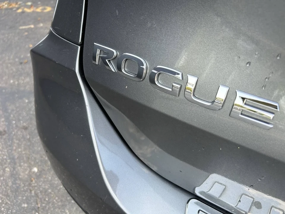 2018 Nissan Rogue - Image 13 of 14